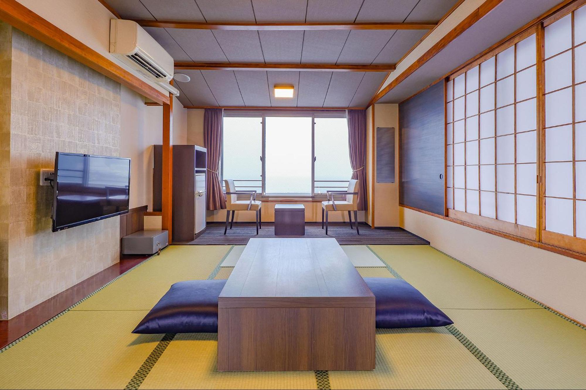 传统日式旅馆 Ooedo Onsen Monogatari Premium Atami 3*
